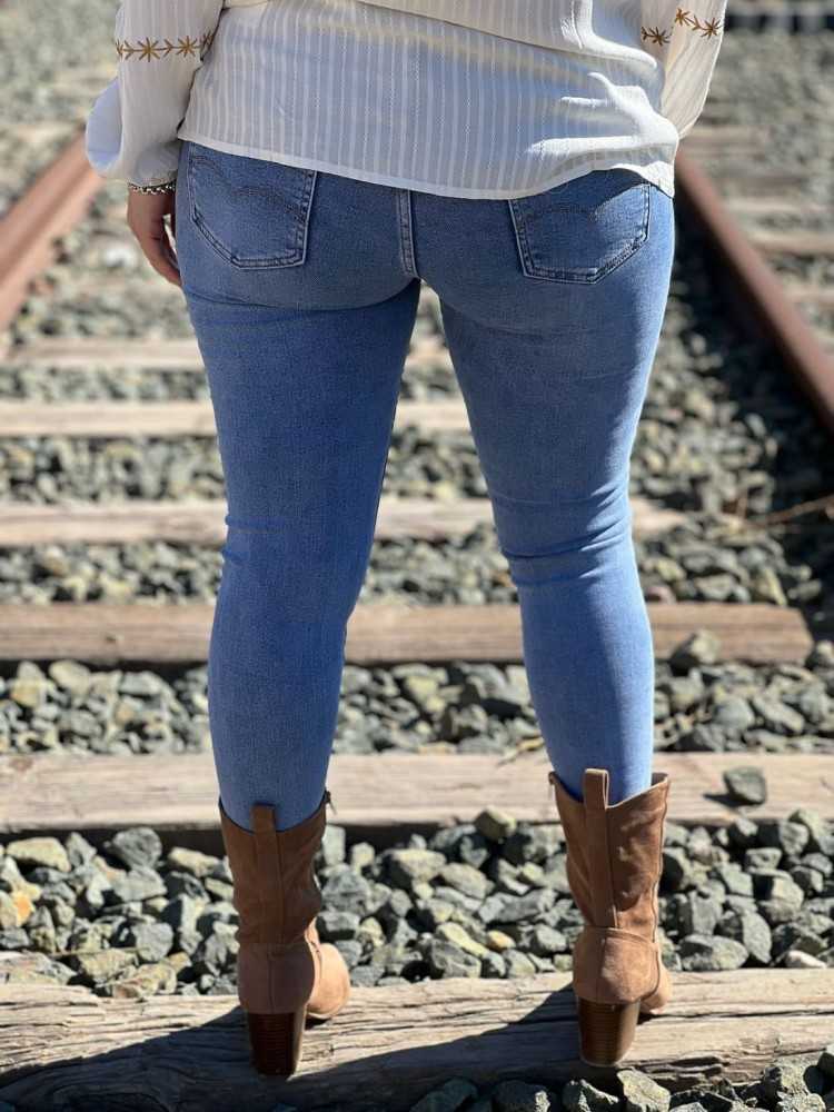 Pantalón Lewi Claro