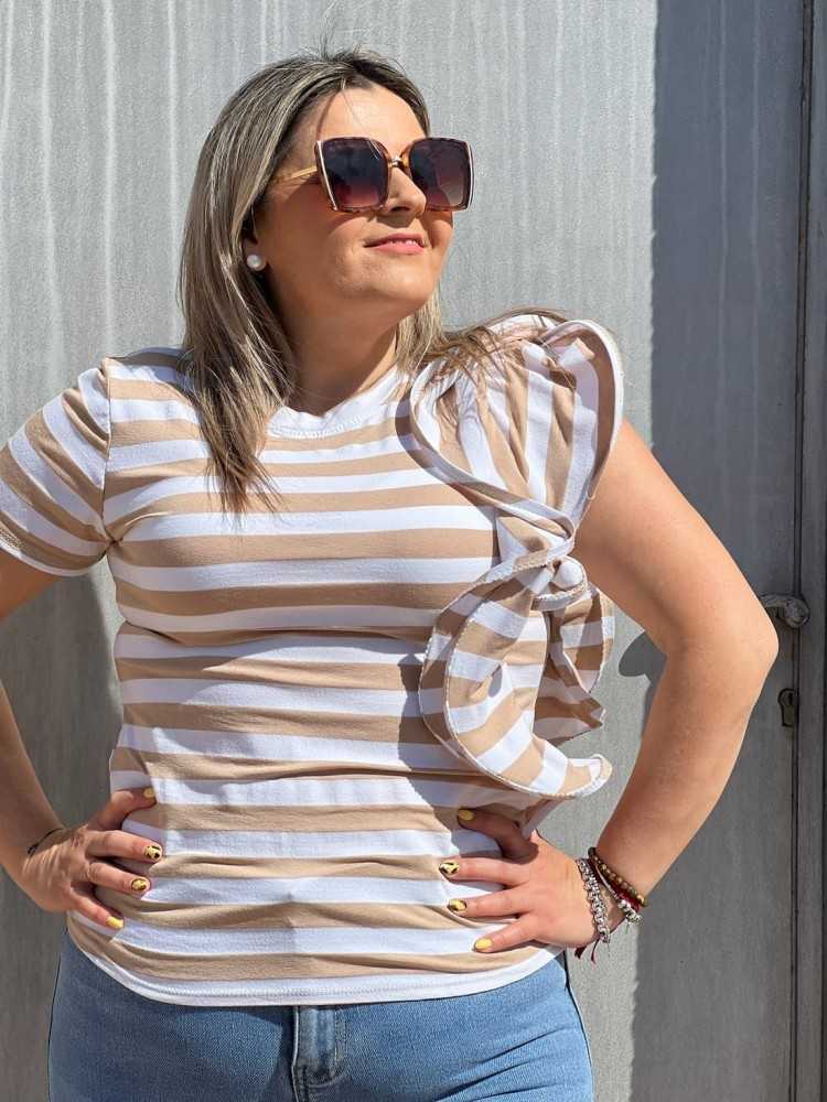 Camiseta Rayas Volante Beige
