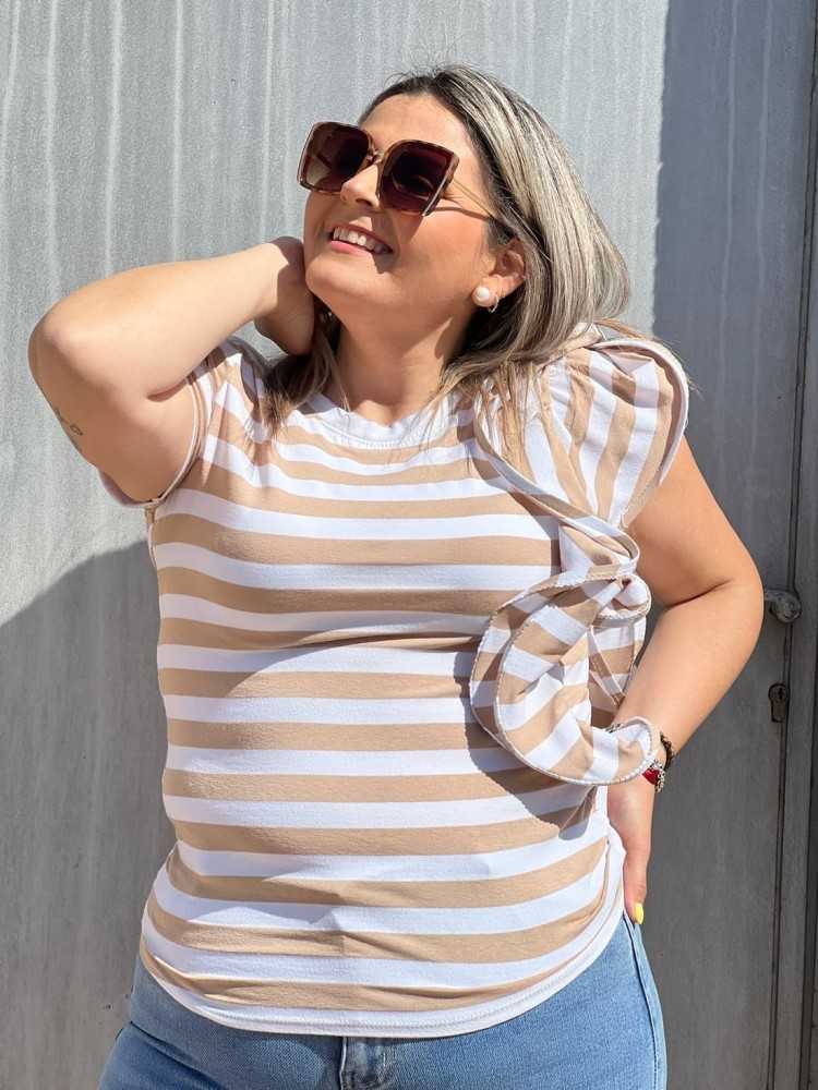 Camiseta Rayas Volante Beige