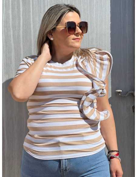 Camiseta Rayas Volante Beige