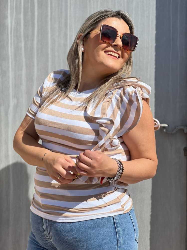 Camiseta Rayas Volante Beige