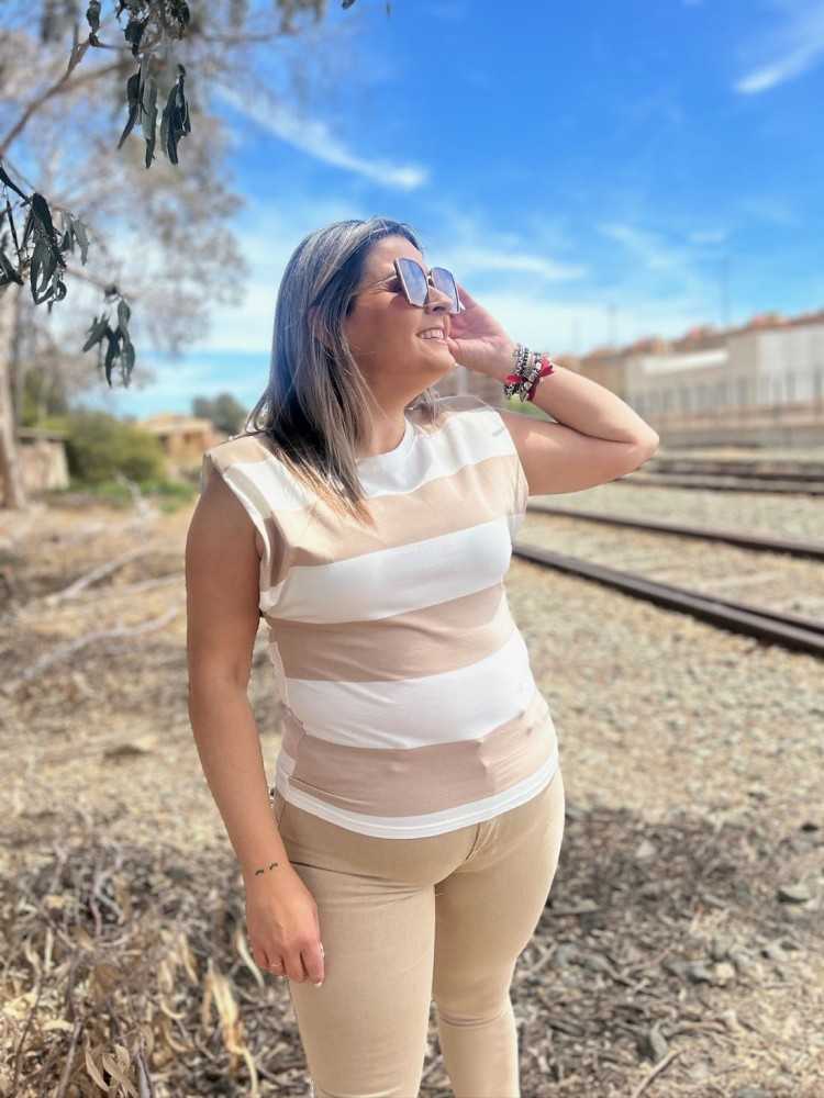Camiseta Hombrera Rayas Beige