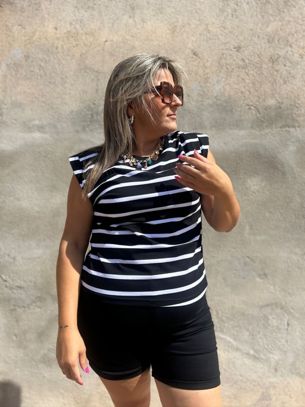 Short Botones Negro 2