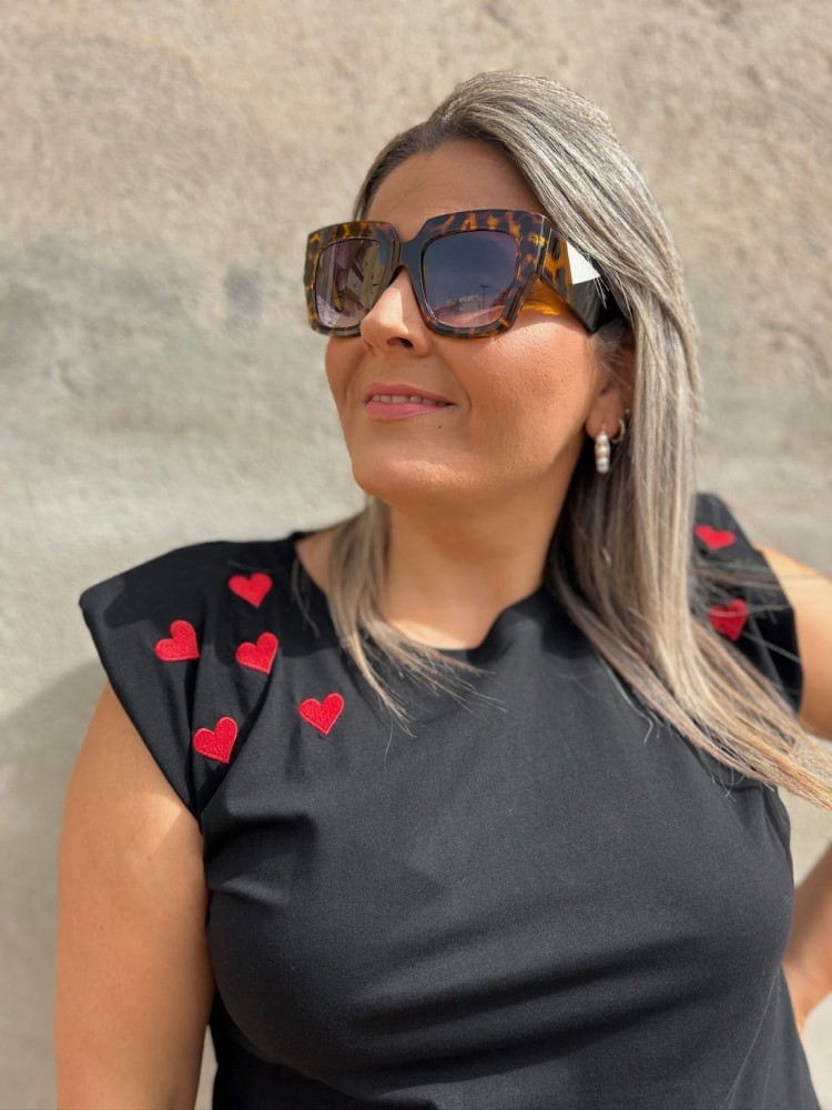 Camiseta Hombreras Corazones