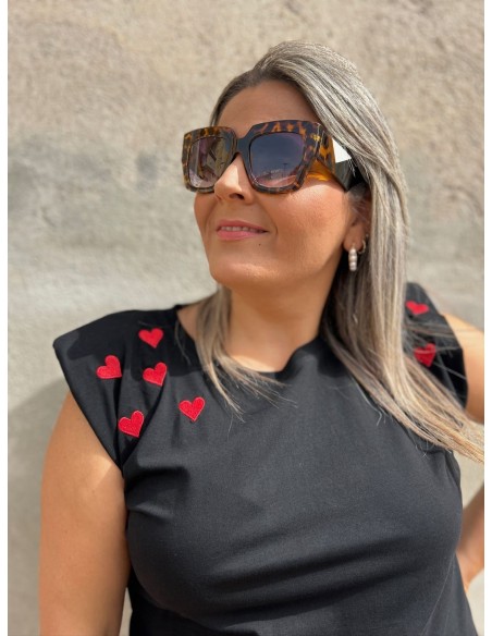 Camiseta Hombreras Corazones