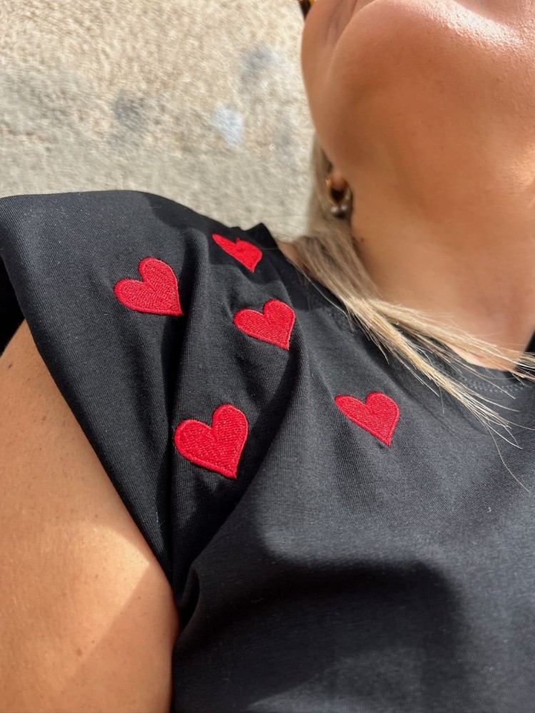 Camiseta Hombreras Corazones