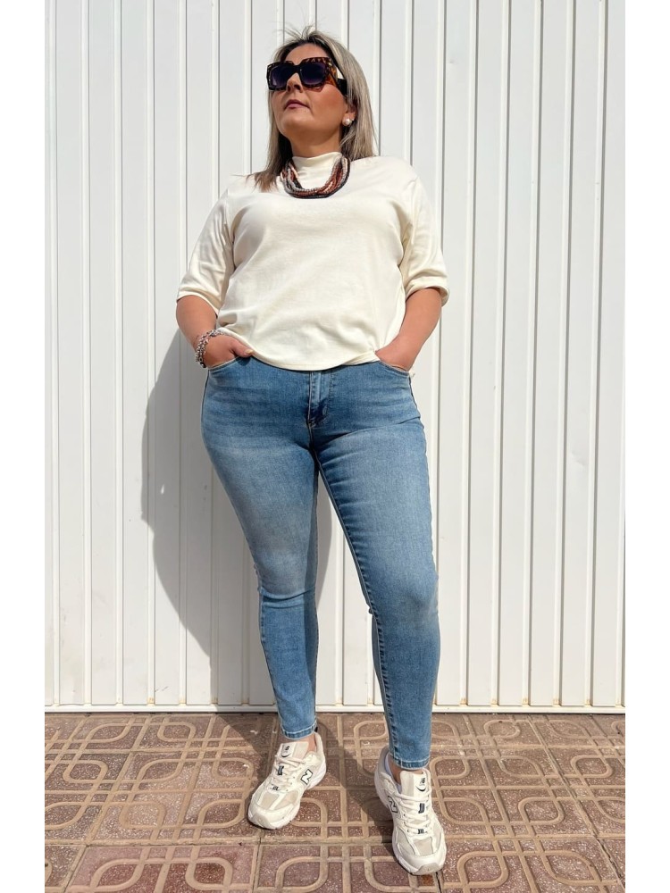 Camiseta Oversize Blanco Roto