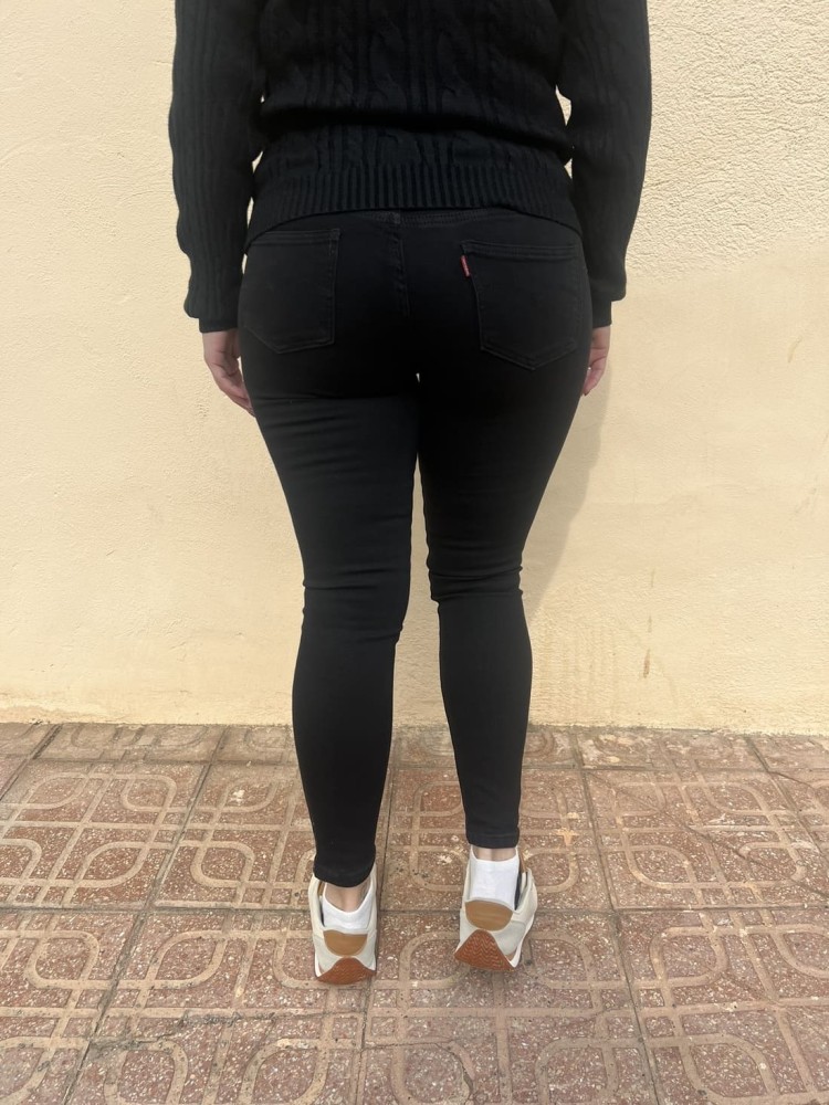 Pantalón Lewi Negro