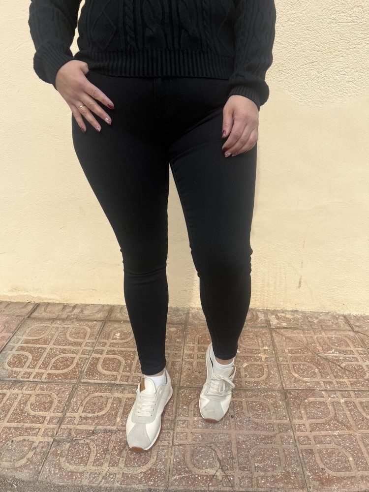 Pantalón Lewi Negro