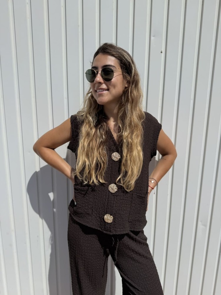 Conjunto Chaleco Botón Choco