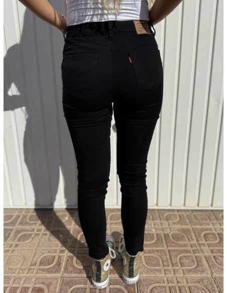 Pantalón Lewi Skinny Negro