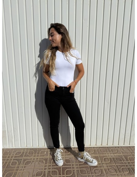 Pantalón Lewi Skinny Negro