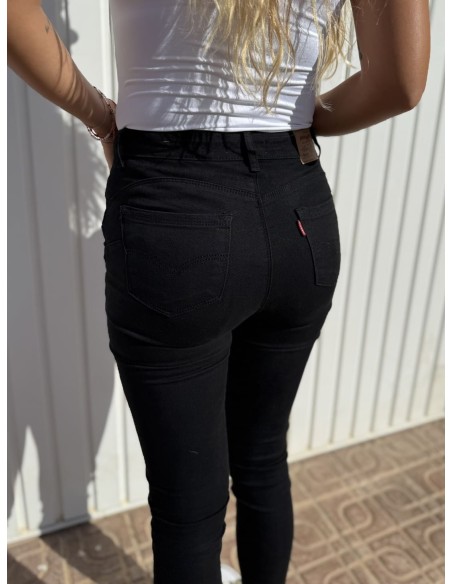 Pantalón Lewi Skinny Negro