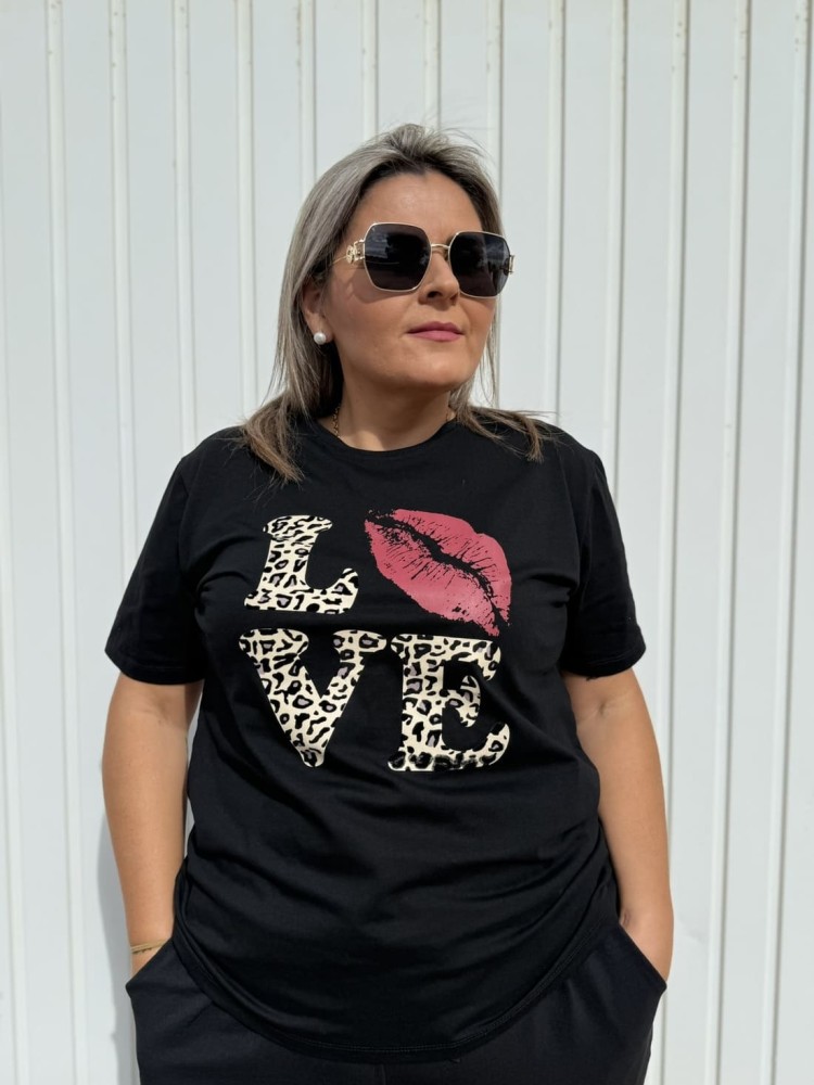 Camiseta Love