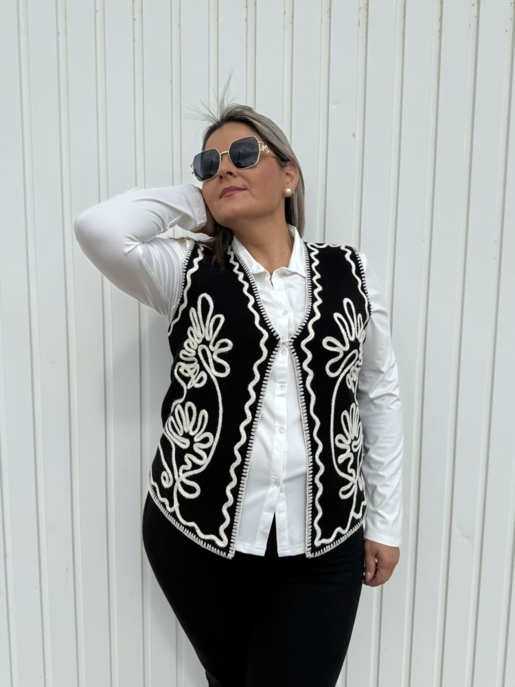 Chaleco Punto Bordado