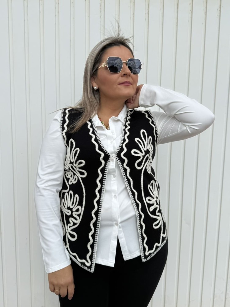 Chaleco Punto Bordado