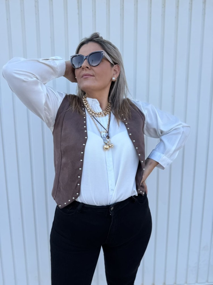 Chaleco Antelina Tachas