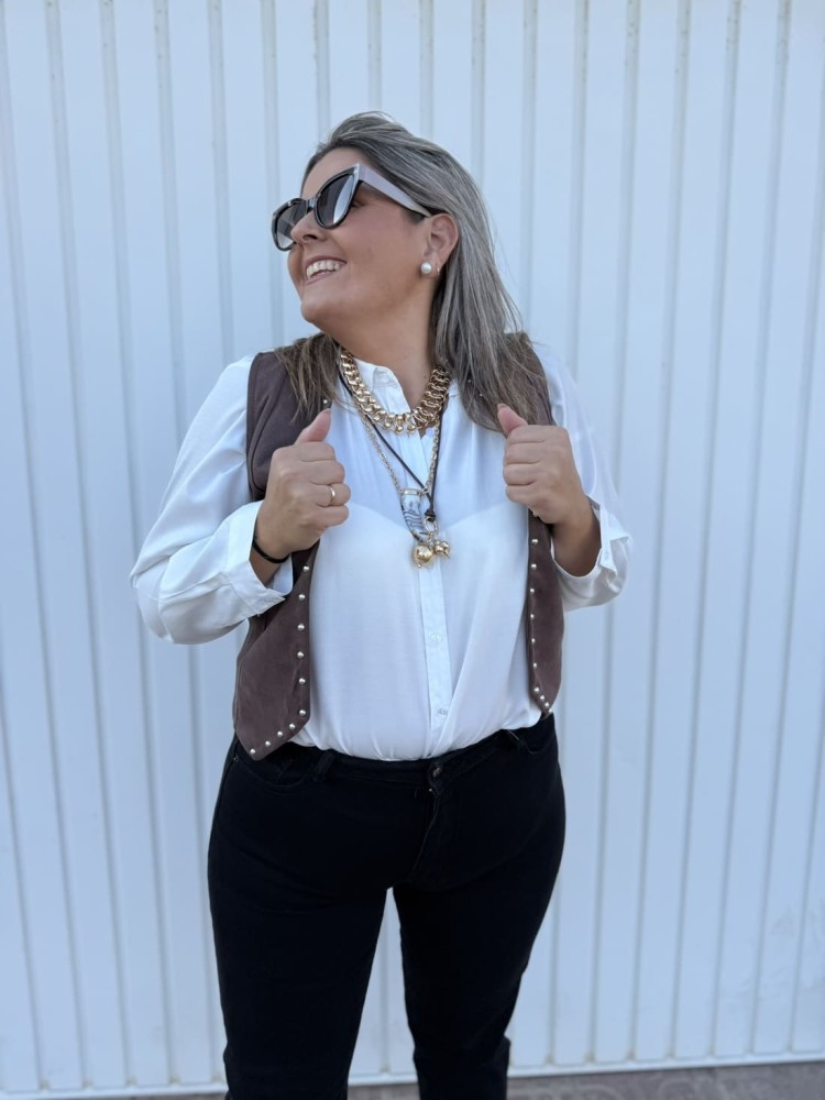 Chaleco Antelina Tachas