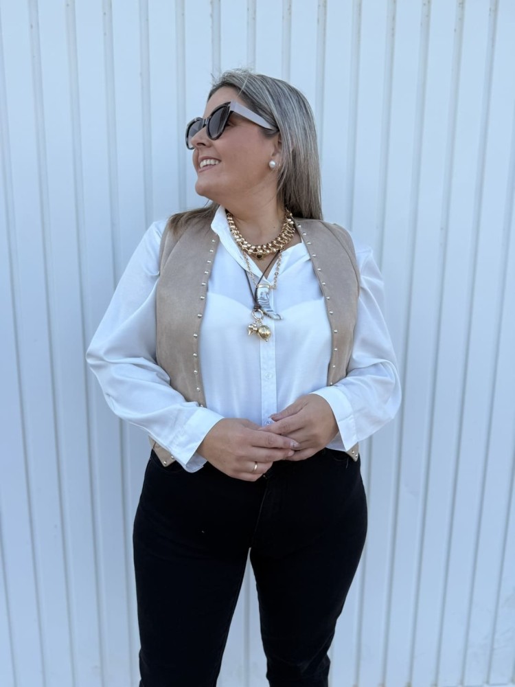 Chaleco Antelina Tachas