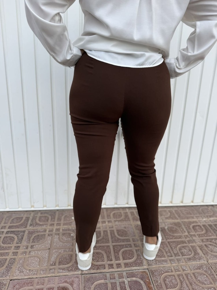 Pantalón Pinzas Elástico Choco