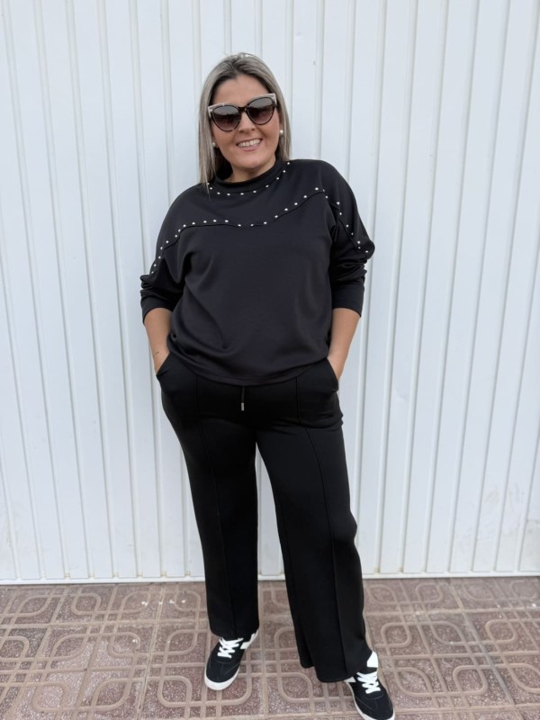 Sudadera Tachas Negra