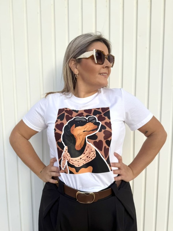 Camiseta Perro Corazones