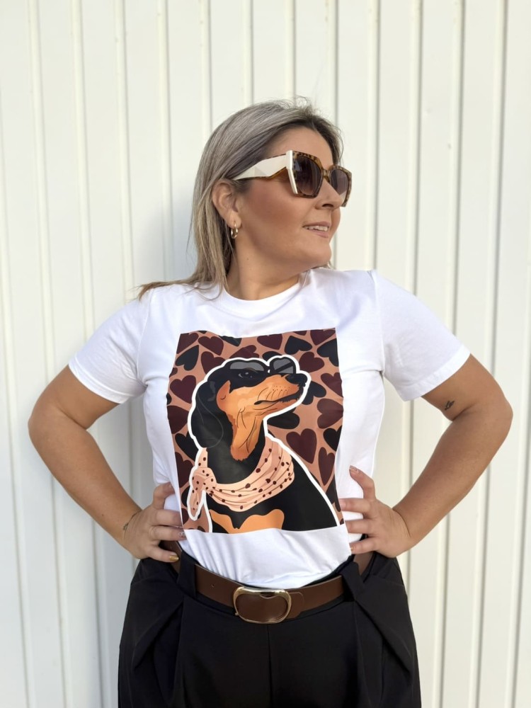 Camiseta Perro Corazones