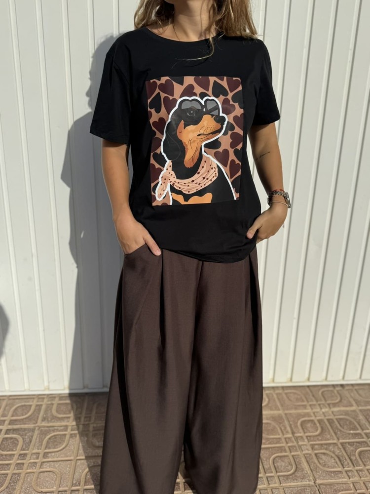 Camiseta Perro Corazones