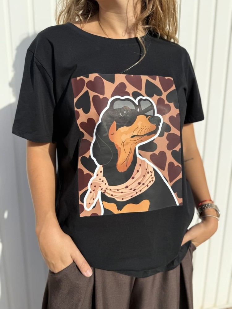 Camiseta Perro Corazones