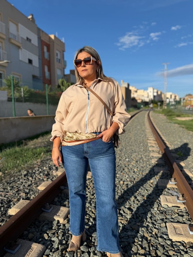 Pantalón Vaquero Tachuelas