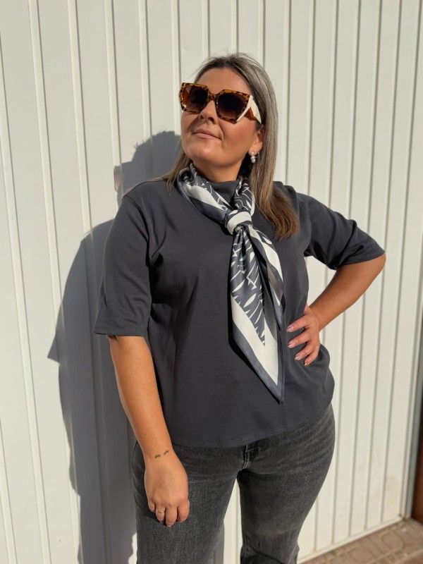 Camiseta Oversize Gris 2