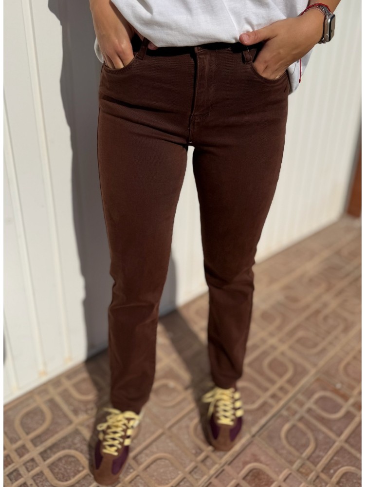 Pantalón Recto Chocolate