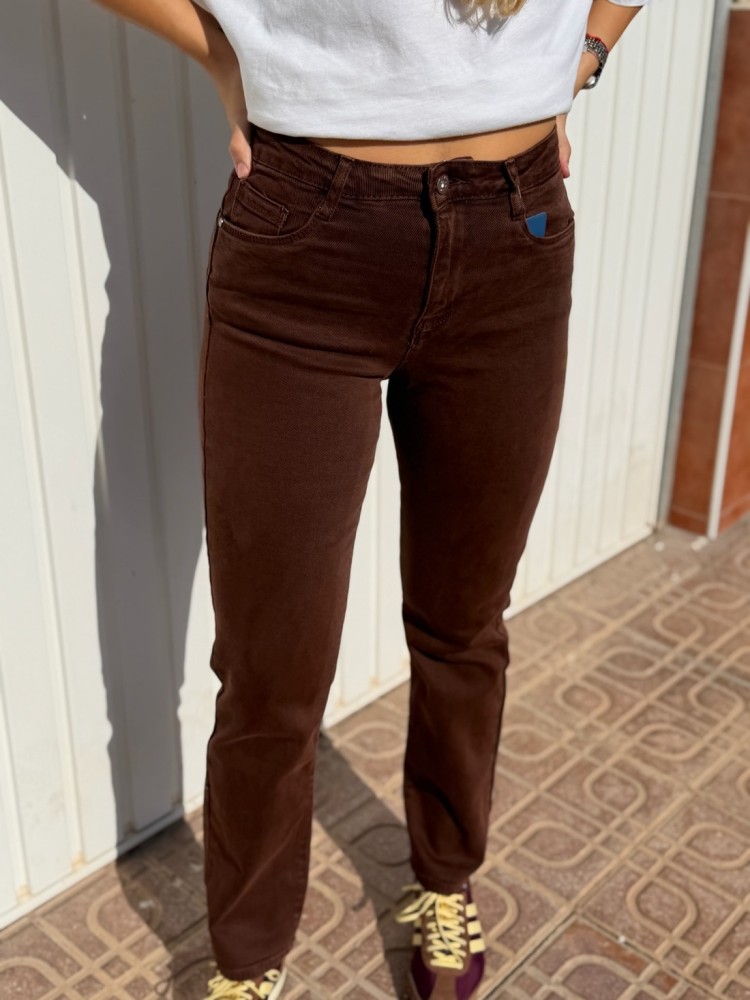 Pantalón Recto Chocolate