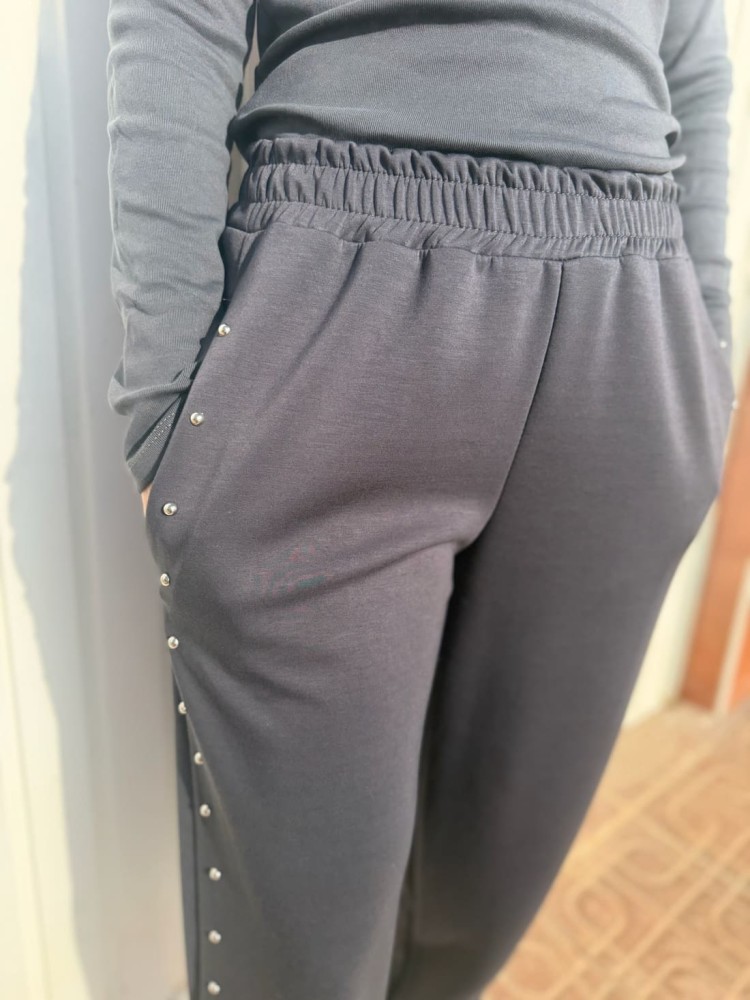 Pantalón Chándal Tachuelas Gris