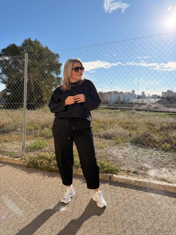 Conjunto Ladia Negro