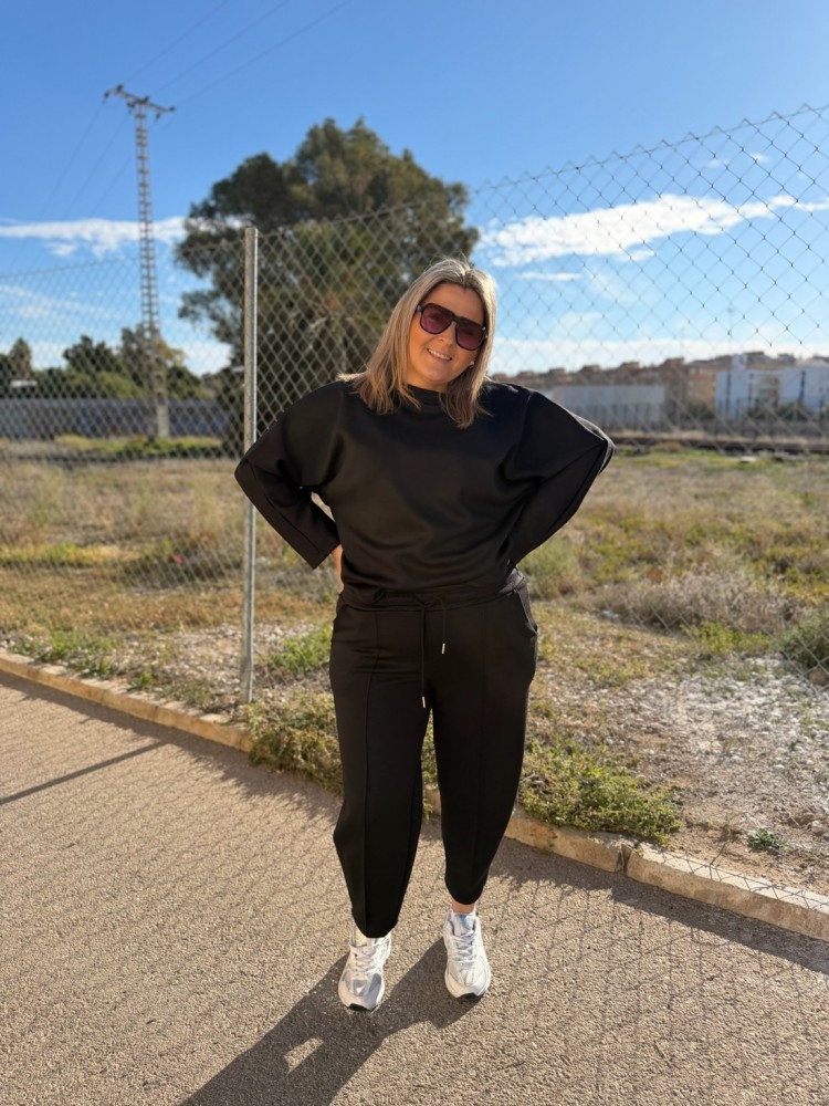 Conjunto Ladia Negro