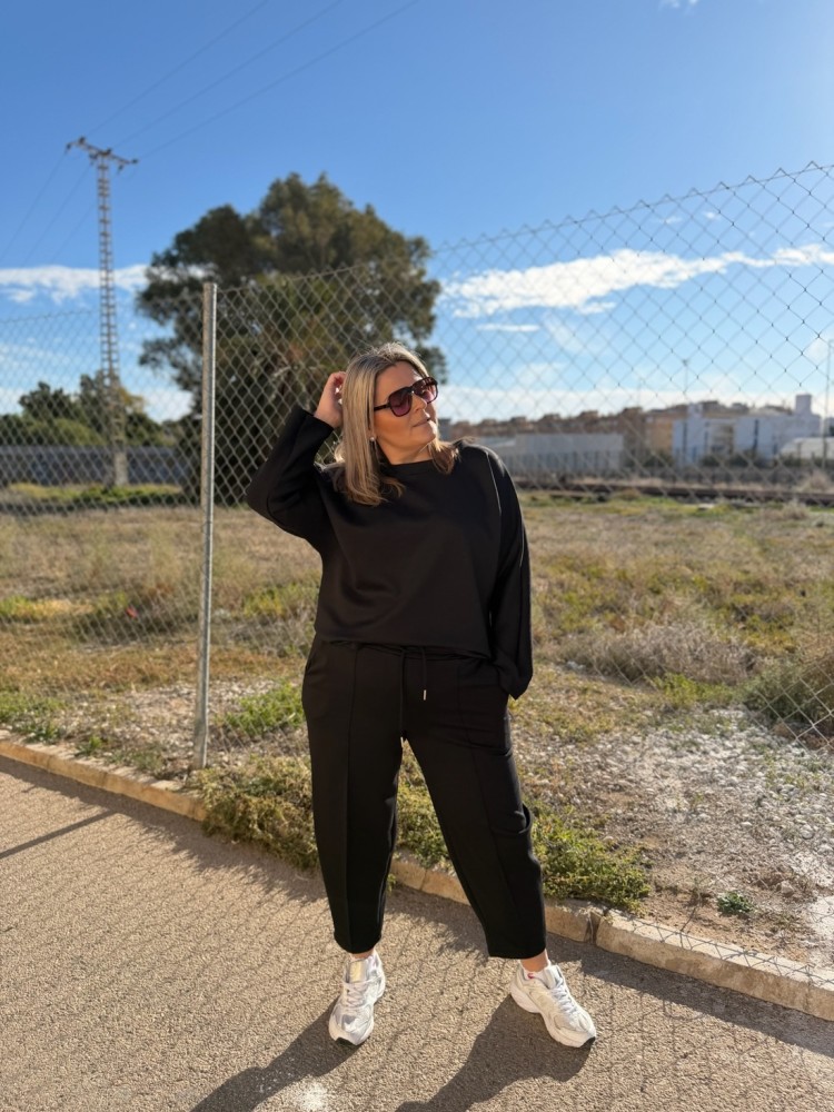 Conjunto Ladia Negro