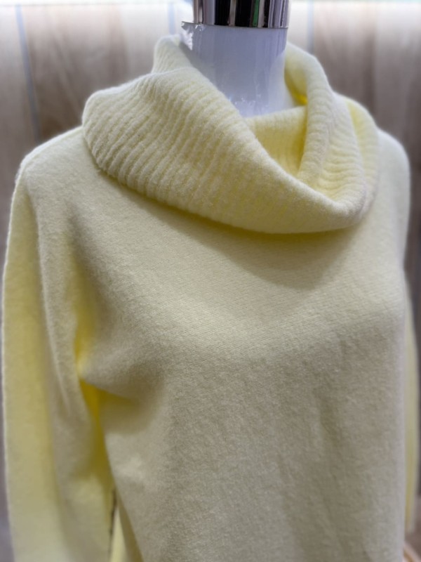 Jersey Cuello Amarillo 2