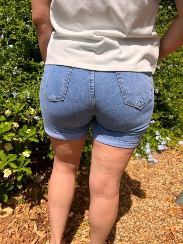 Pantalón Corto Ajustado 2