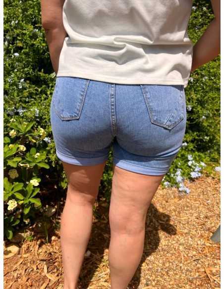 Pantalón Corto Ajustado